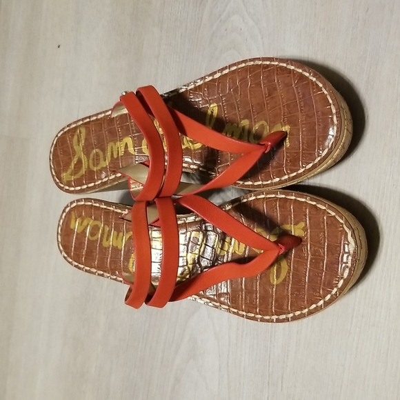 NWOT Sam Edelman Rasha Red Wedge Size 8 - Picture 4 of 10